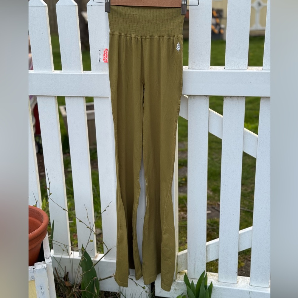 FREE PEOPLE!